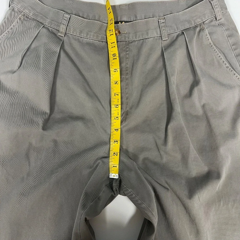 REI Pleated Khaki Pants Relaxed Fit Casual Trousers Sz 38 (measuring‎ 36